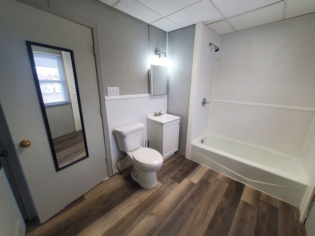 Building Photo - FOR RENT- 416 Riehl-Newly Remodeled! Pets ...
