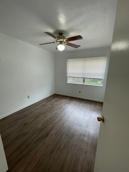 Building Photo - 1205 Vinyard Ct