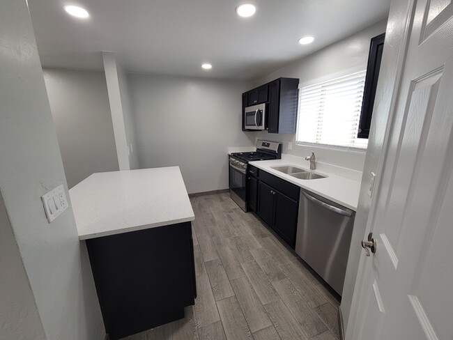 Building Photo - 3810 W Ironwood Hill Dr