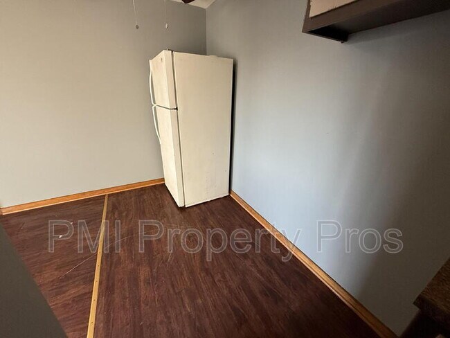 Building Photo - 1981 W Villard Ave