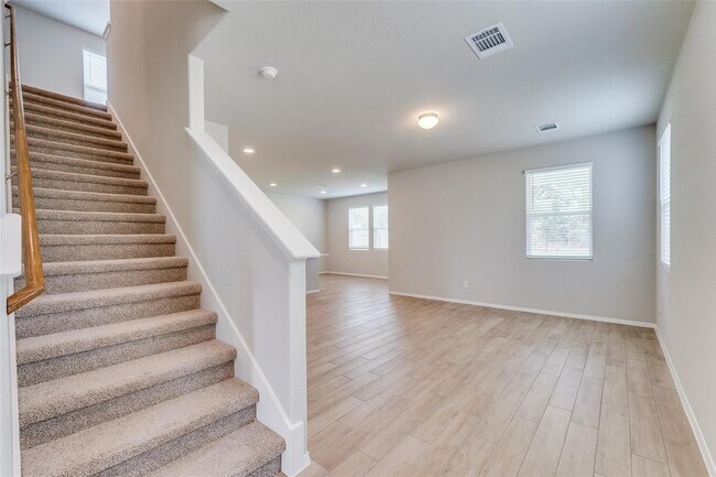 Building Photo - 68 Bent Trl Ln