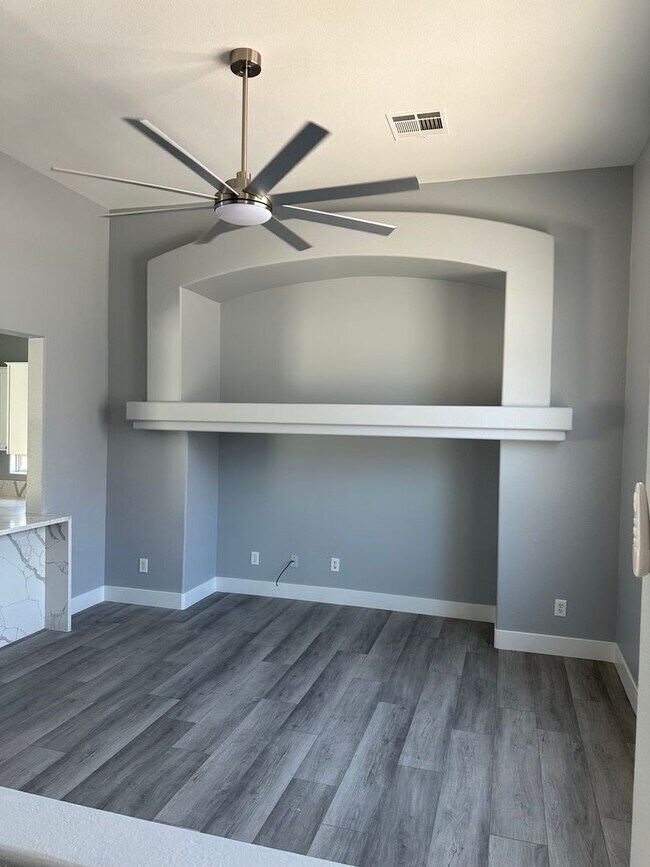 Building Photo - Newly Renovated 4 bedroom, 3 Bath with Pool