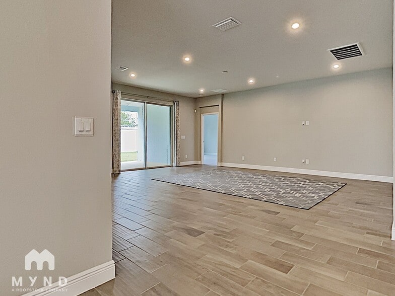 Building Photo - 11306 Emerald Shore Dr