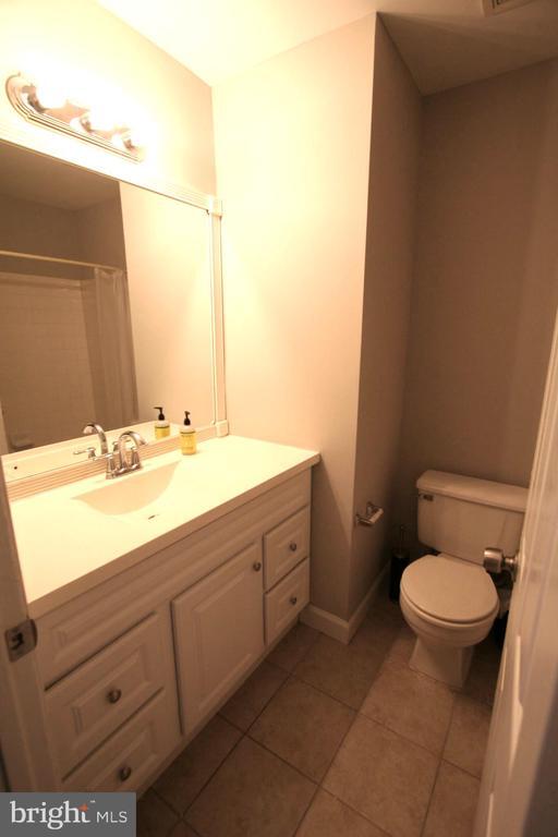 Building Photo - 6233 Sandpiper Ct