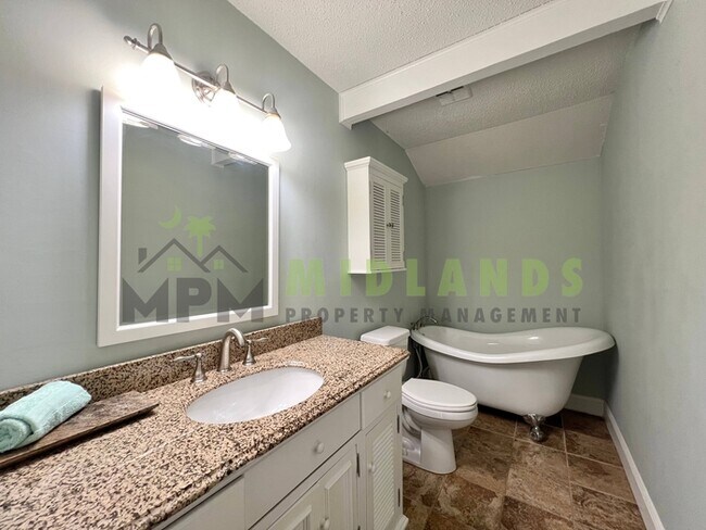 Building Photo - 201 Mariners Row