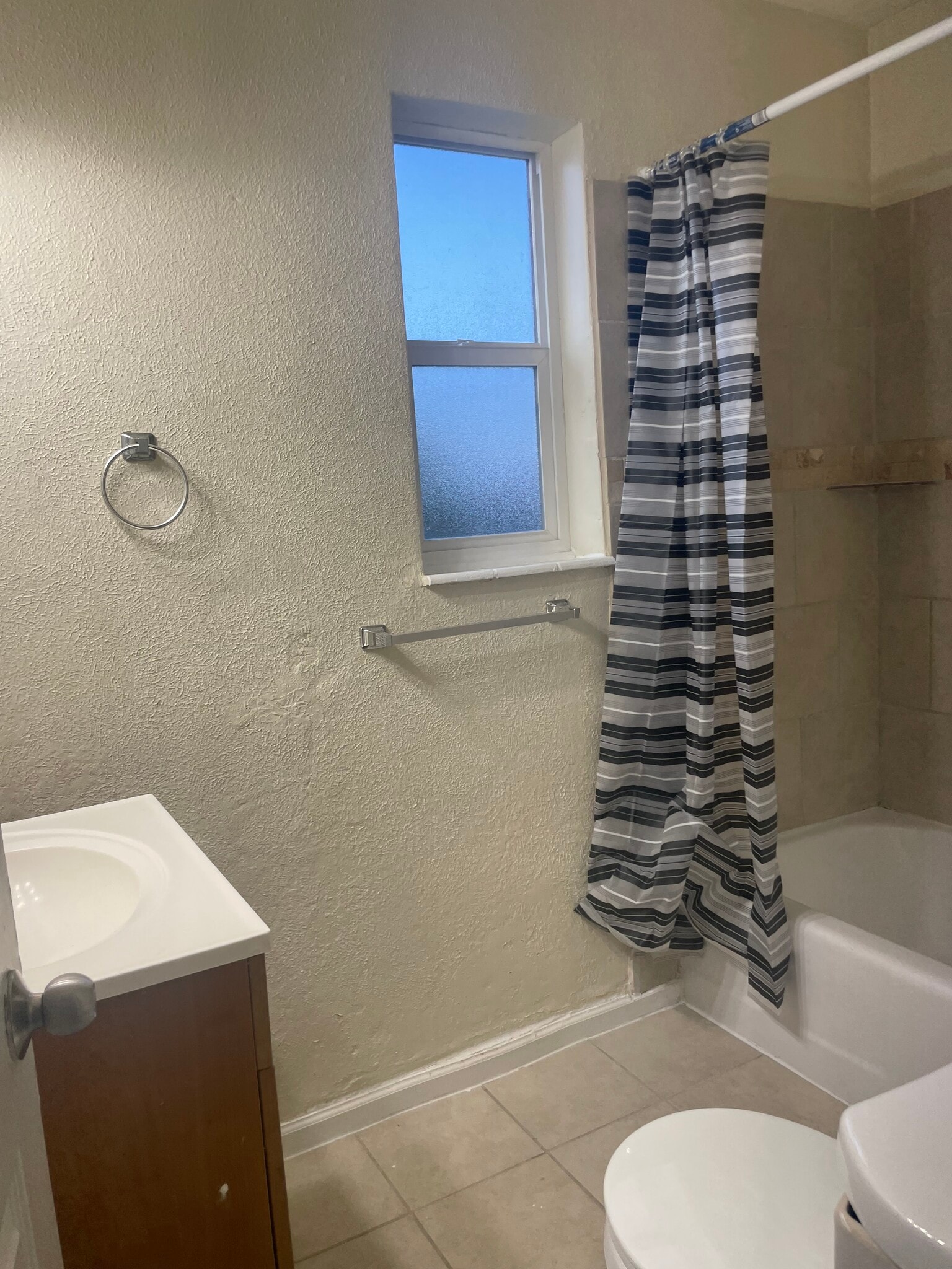 Building Photo - 1438 Clinton St