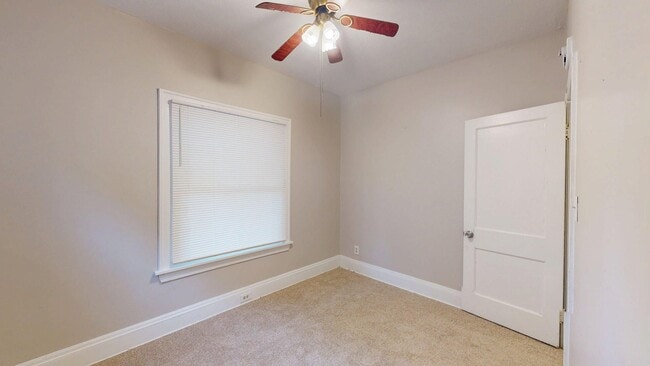 Building Photo - 11302 Parkview Ave