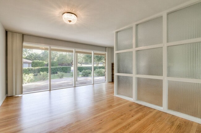 Building Photo - Home For Rent in Beautiful Saratoga!