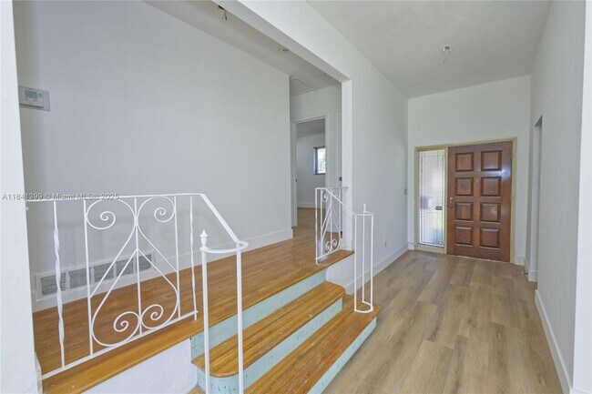 Building Photo - 1411 SW 82nd Ct