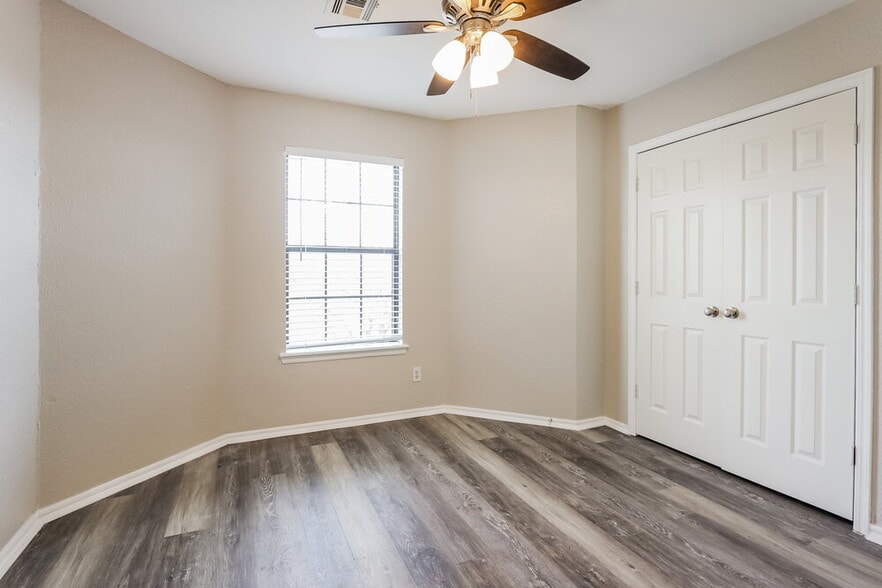 Building Photo - 2209 SW 135th Pl