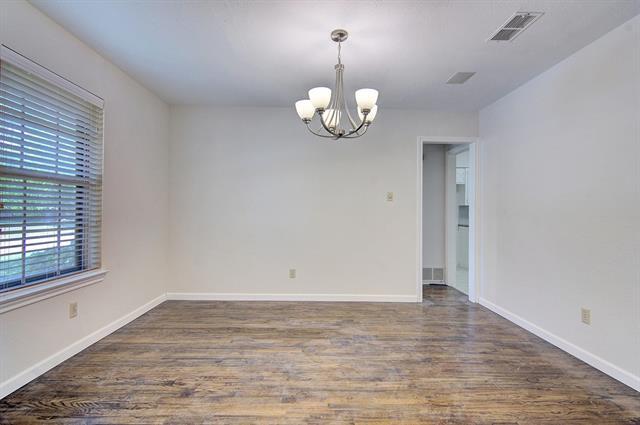 Building Photo - 2501 Glenhaven Dr