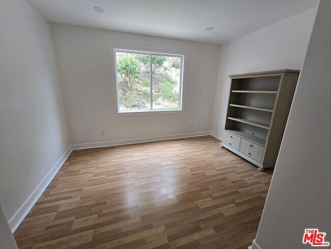 Building Photo - 24932 Normans Way