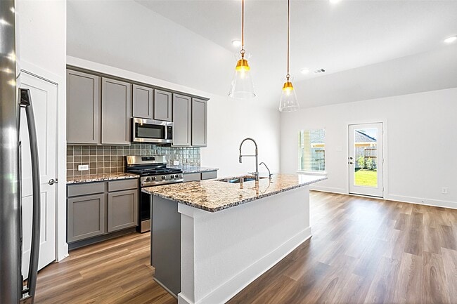 Building Photo - 21315 Mountain Haya Trl