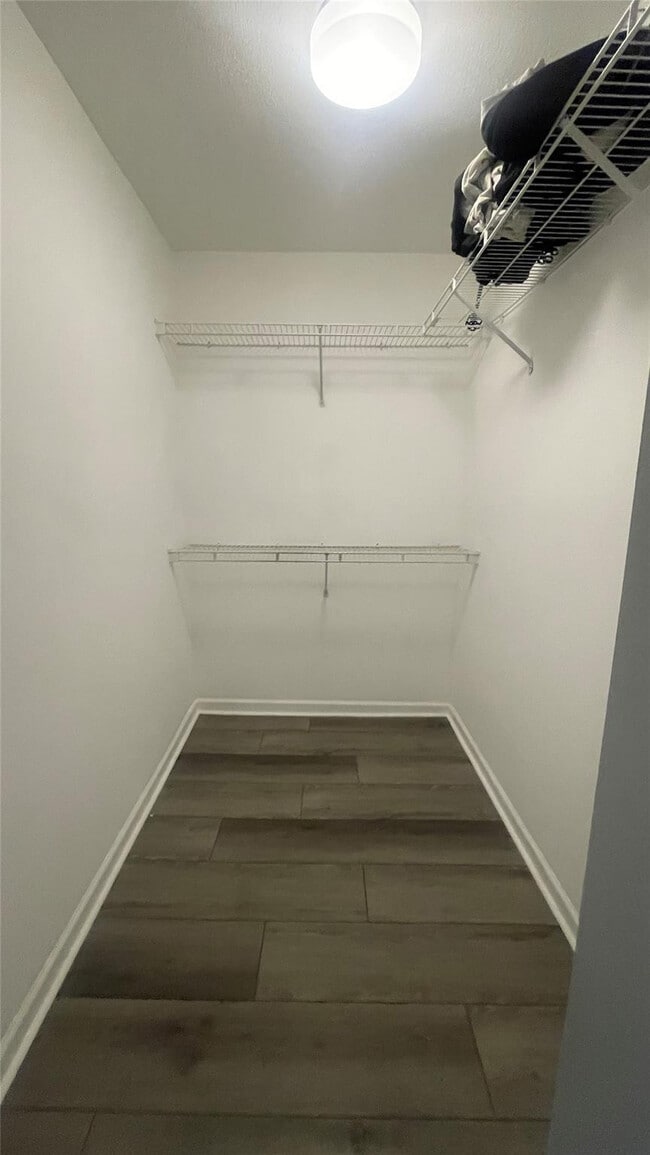 Building Photo - 1432 Ave