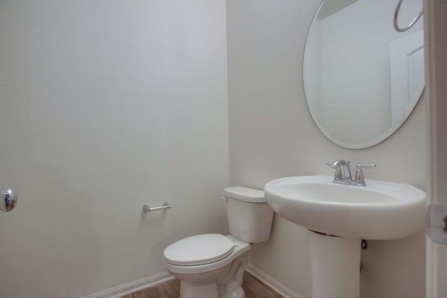 Building Photo - Beautiful 4 Bedroom Townhome! Built in 202...
