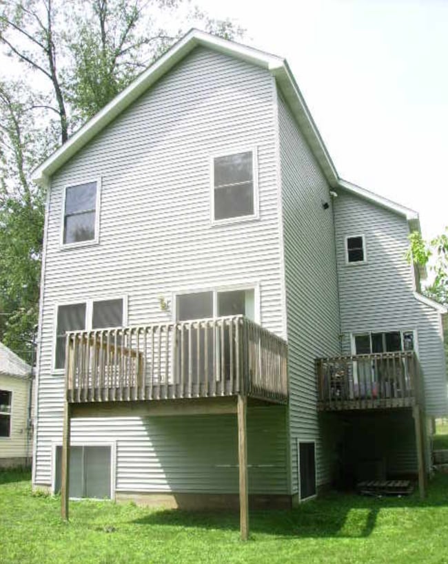 Building Photo - 5808 Outer Dr