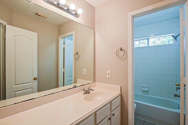 Building Photo - 11119 Fairway Dr