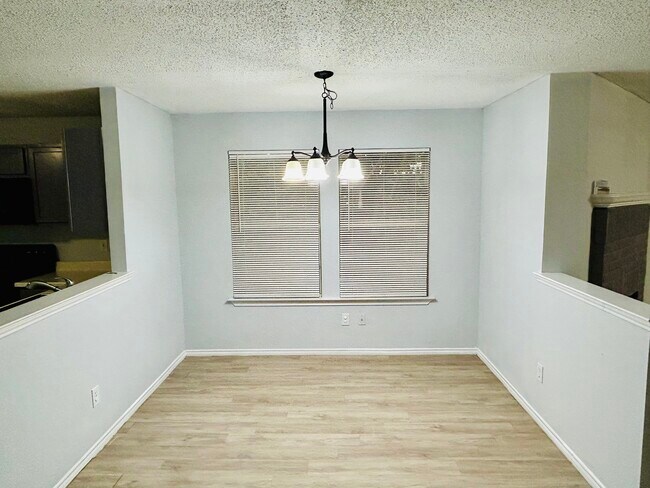 Building Photo - 4404 Courtside Dr