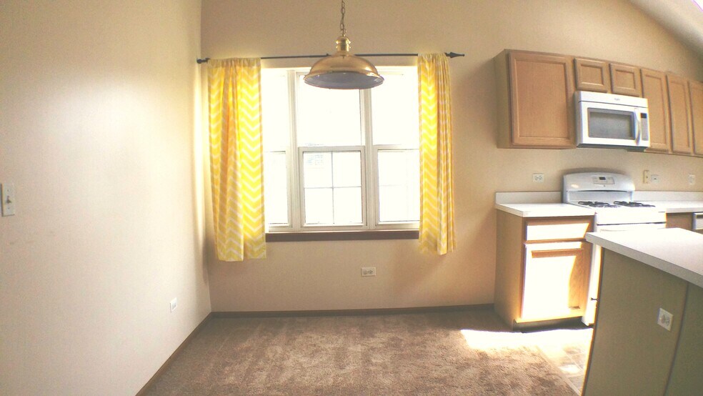 Building Photo - 1934 Heron Ave