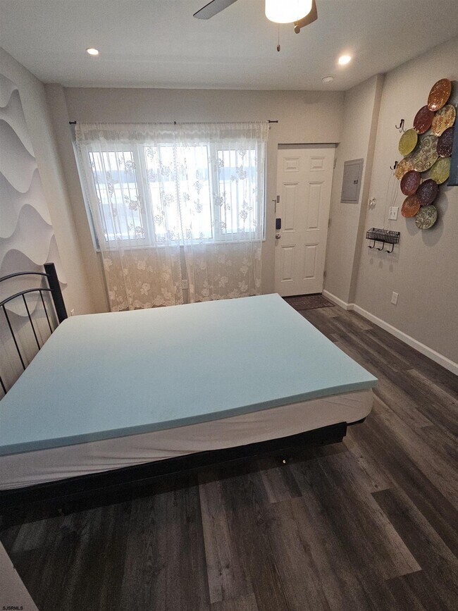 Building Photo - 3501 Pacific Ave