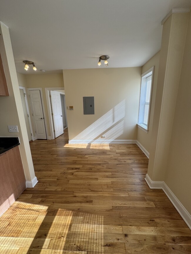 Building Photo - 4566 W George St