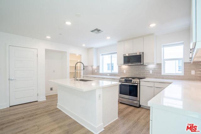 Building Photo - 5257 Bainbridge Pl