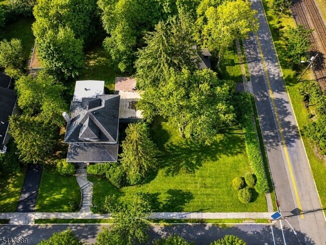 Building Photo - 91 Birchwood Rd