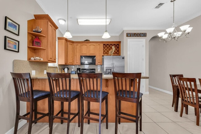 Building Photo - 117 E Lantana St