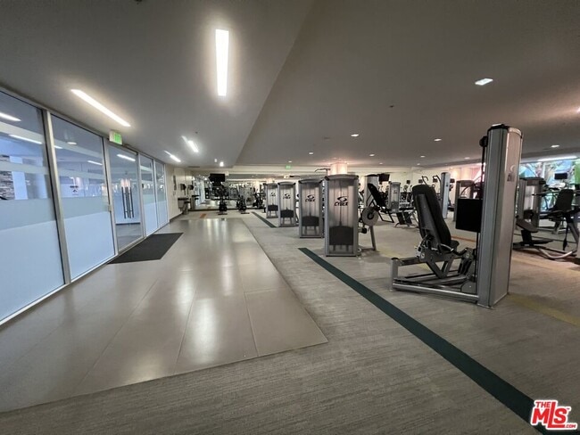 Building Photo - 1234 Wilshire Blvd