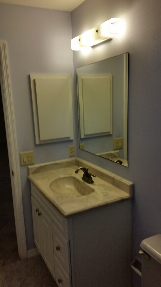 Building Photo - 3 Bed / 2 Bath Home in Venice - Rent with ...