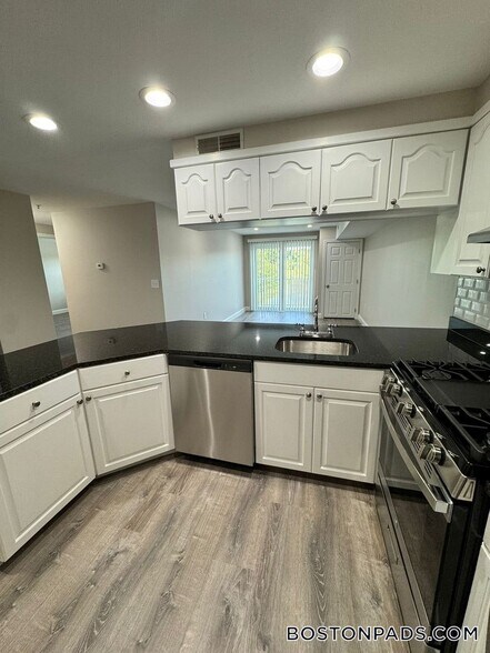 Building Photo - 21 Kenmar Dr