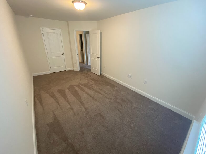Building Photo - Room in Townhome on Scholar Dr