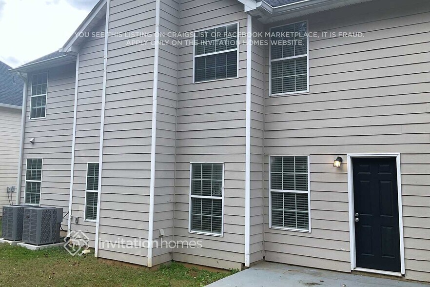 Building Photo - 2888 Chilhowee Dr