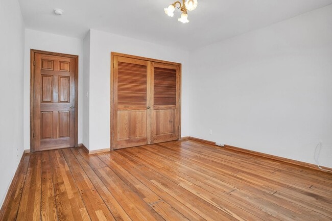 Building Photo - 15470 Longbow Dr