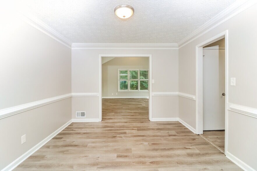 Building Photo - 2920 Sandstone Trail