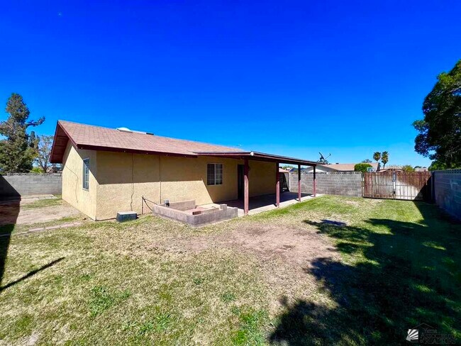 Building Photo - 2078 S 46th Dr