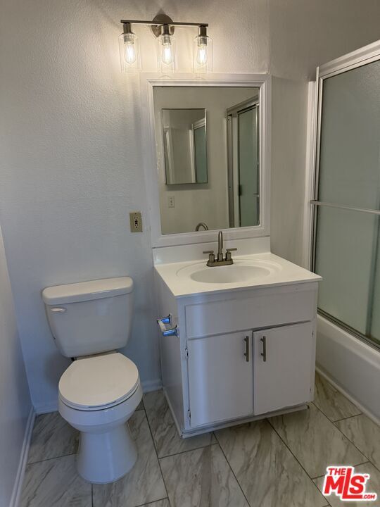 Building Photo - 982 S New Hampshire Ave