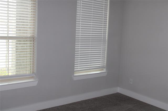 Building Photo - 3104 Armstrong Ave