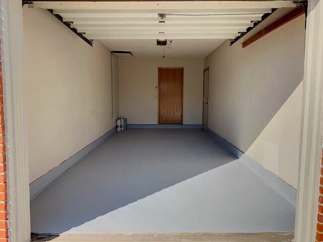 Building Photo - MOVE IN READY! - Cute 2 Bed/1 Bath near OCCC!