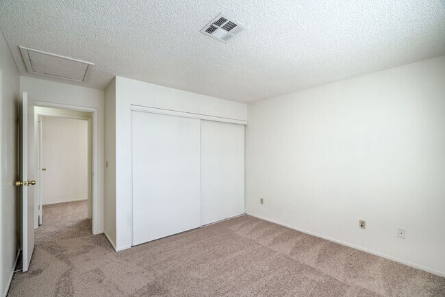 Building Photo - 2824 Poppyseed Way