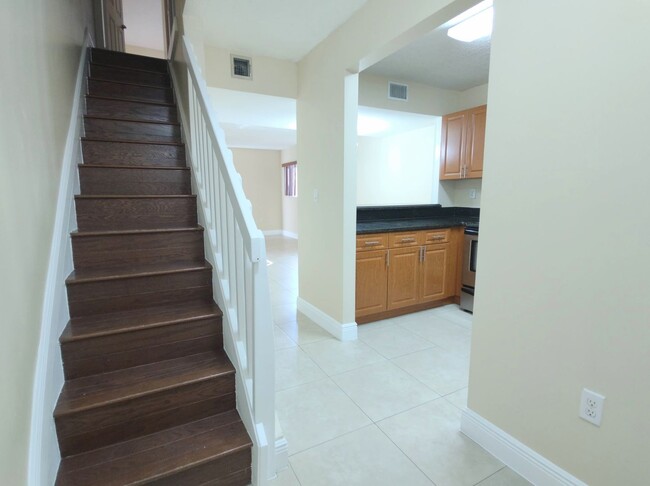 Building Photo - Spacious 2BR in Terrazas Del Sol