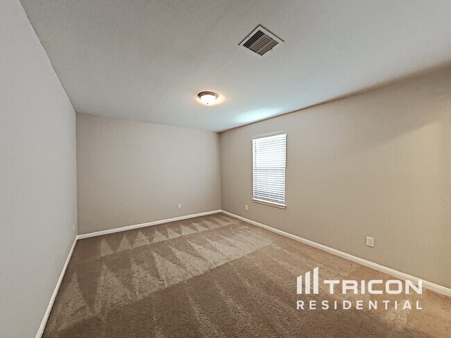 Building Photo - 10930 Hillside Creek Dr