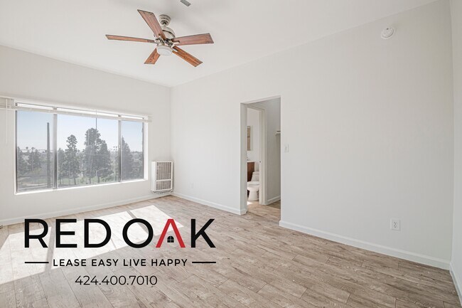 Building Photo - 932 Irolo St