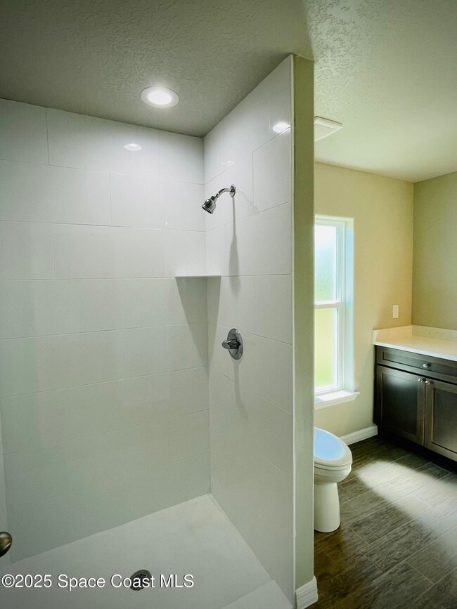 Building Photo - 1101 San Filippo Dr SE