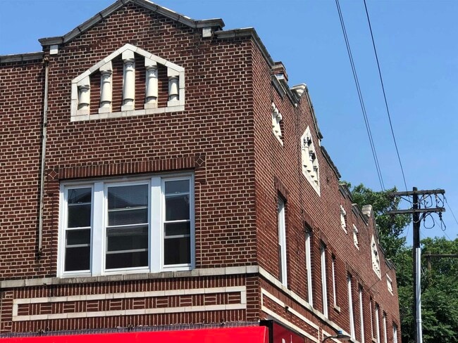 Building Photo - 150 Oxford Ave