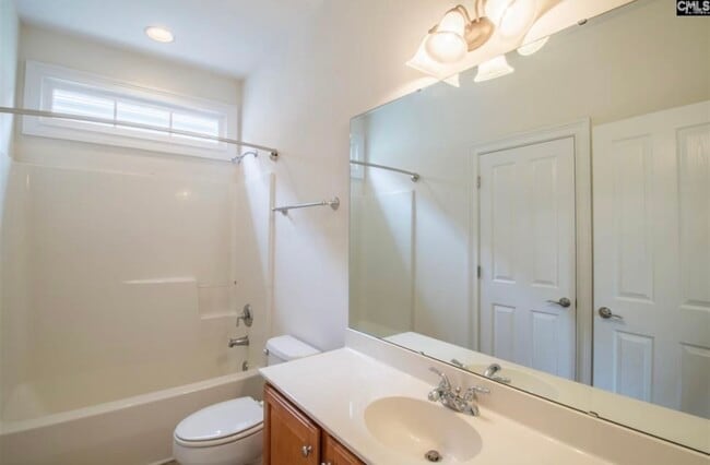 Building Photo - 332 Highland Point Dr