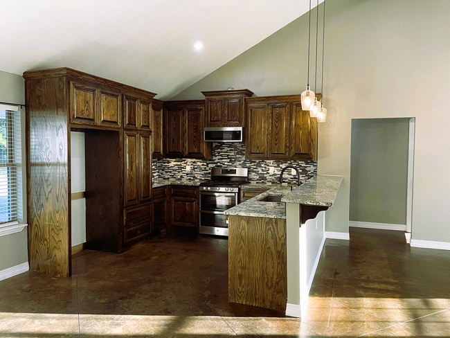 Building Photo - 713 Overlook Dr