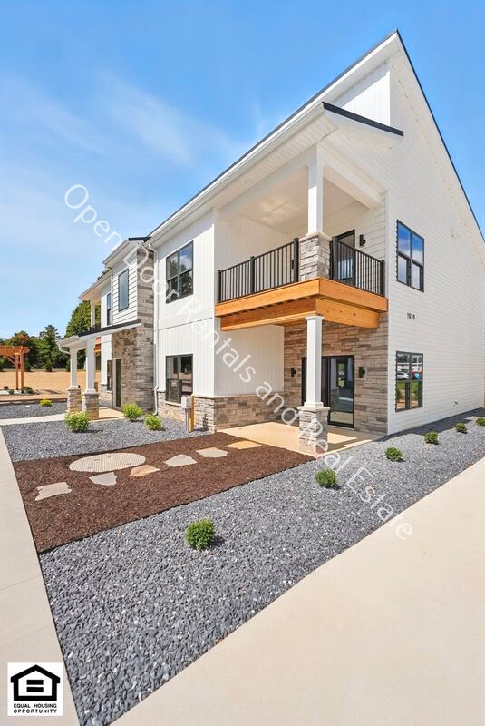 Building Photo - 1030 S Wayne St