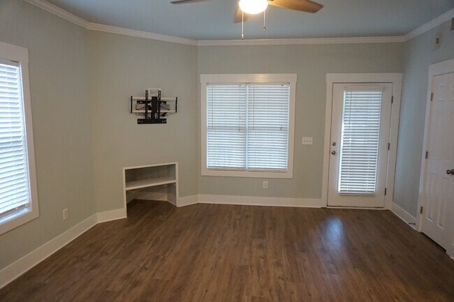 Building Photo - 2BR/2BA Condo in Trolley Path - $1,650/month Pet Friendly*