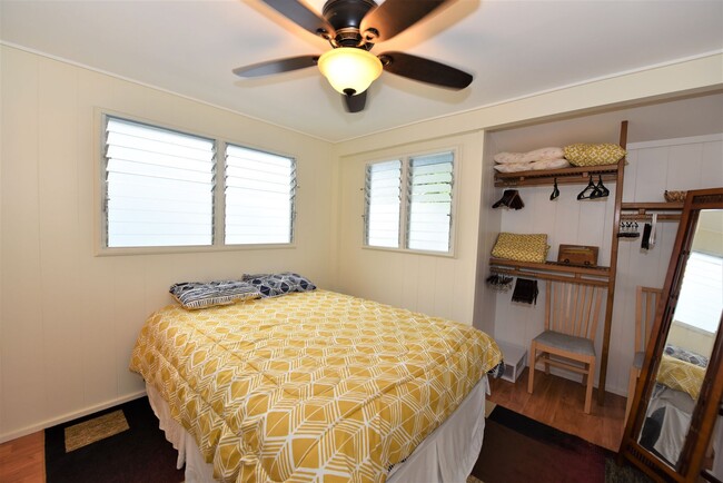 Building Photo - Large Home in beautiful Ahuimanu Area